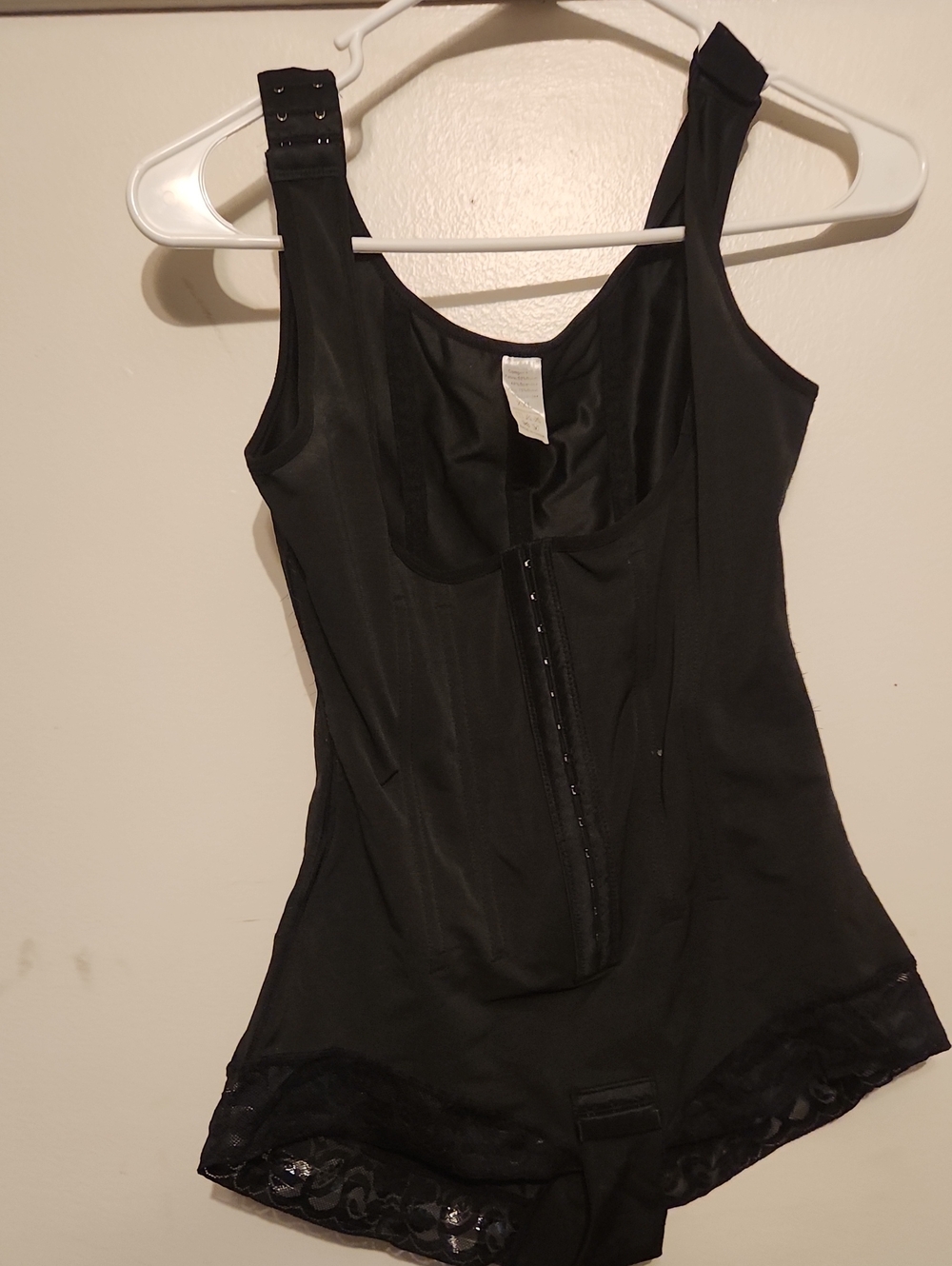 Black Women's Shapewear Bodysuit - Sculpting Support